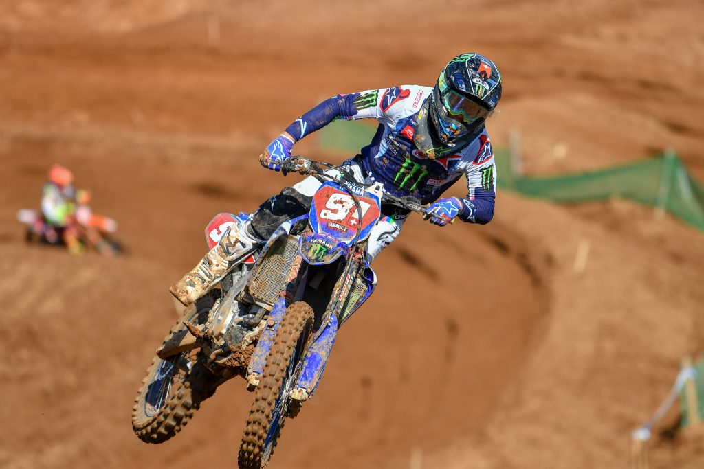 まだ見慣れないアルパインスターズのウェアとファクトリーバイクのグラフィック。ジェレミー・セーバー（シーワーは英語読みの発音かな）はアグレッシブなライディングで絵になる。来年はポディウム上がれるかなー。