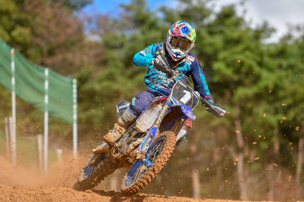 アメリカ帰りの渡辺祐介選手は3D RacingというAMAでのチームで参戦。