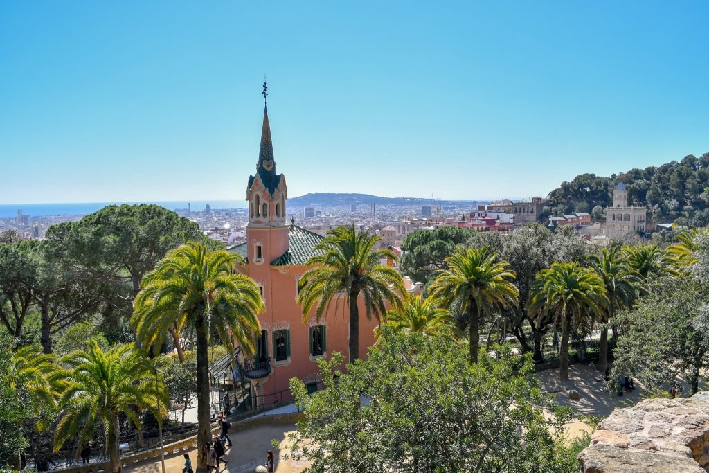 グエル公園の上の方からの景色。スペインらしい。