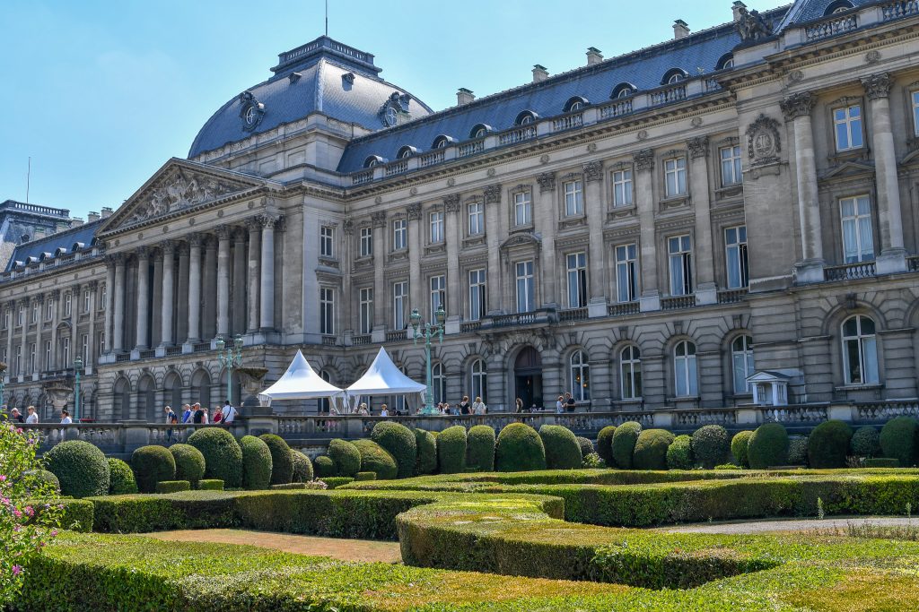 帰りがけに寄ってみた王宮。中は豪華絢爛。素晴らしい建物だった。ここでいろいろな式典などがあった様子がわかる展示がしてあった。