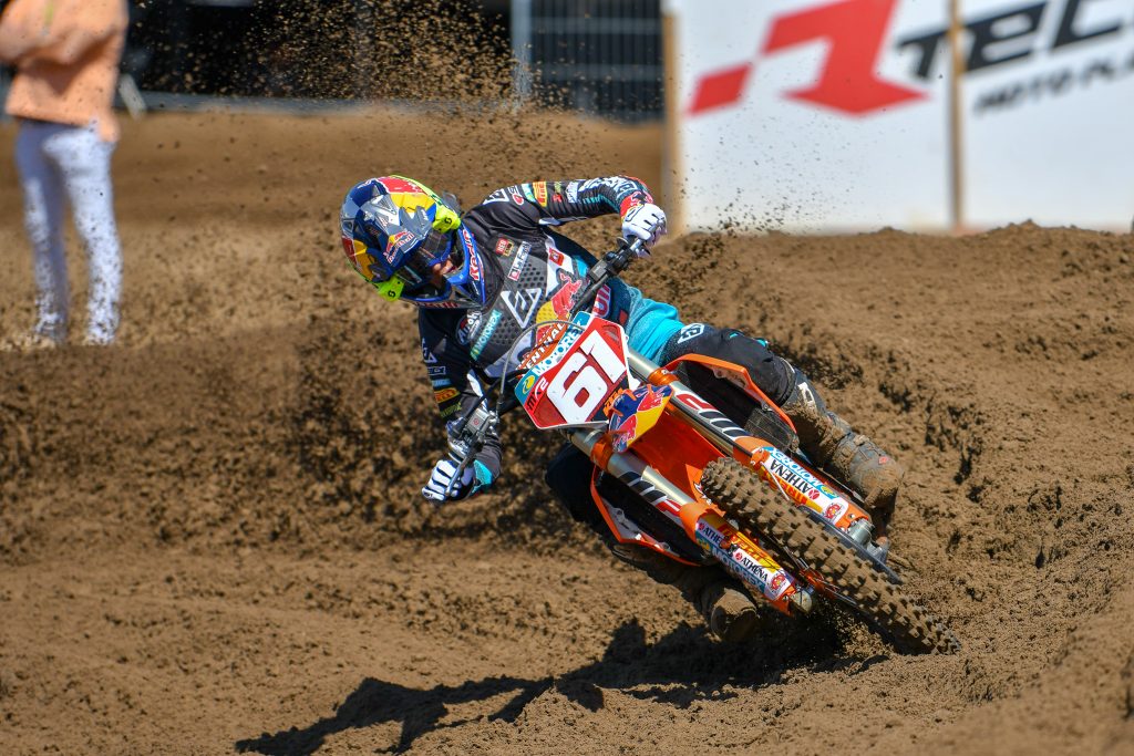 プラドはこの時点でヨナスを抜きランキングトップに。ヨナスが最終戦欠場でシリーズタイトルを決めた