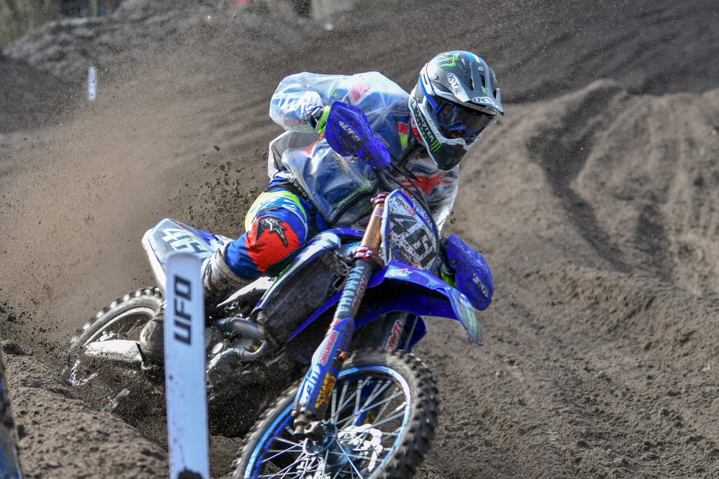 日曜の朝のウォームアップのフェーブル。たまたまこのときは日が差しているけど、日曜も小雪が舞うような天気だった。