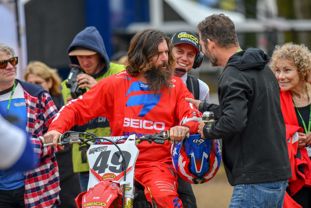 ウィンダムはあちこちで声をかけられる