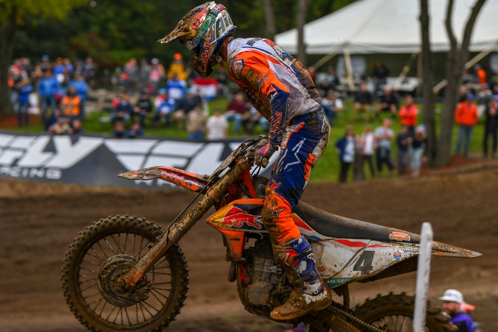 ハーリングスはやはり圧倒的なスピードだったけど転倒もあって1-2のリザルト。オランダはコールデンホフが1-1で、2人だけの点数なら5点。フランデレンが普通に走れていれば優勝だったはず