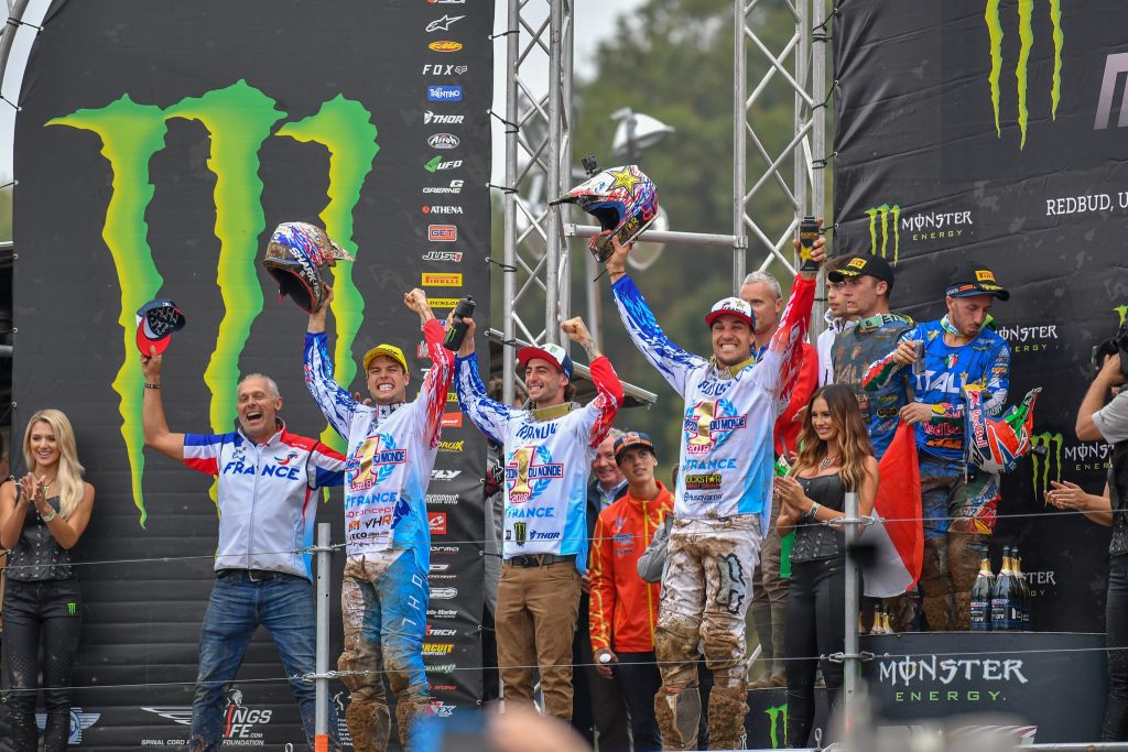 それでもやはり優勝はフランス。フランスの強さは総合力もそうなんだけど、団結力なのではないかと。ポーランはみんなを引っ張るのが上手いから良いムードを作れるのかなと思った